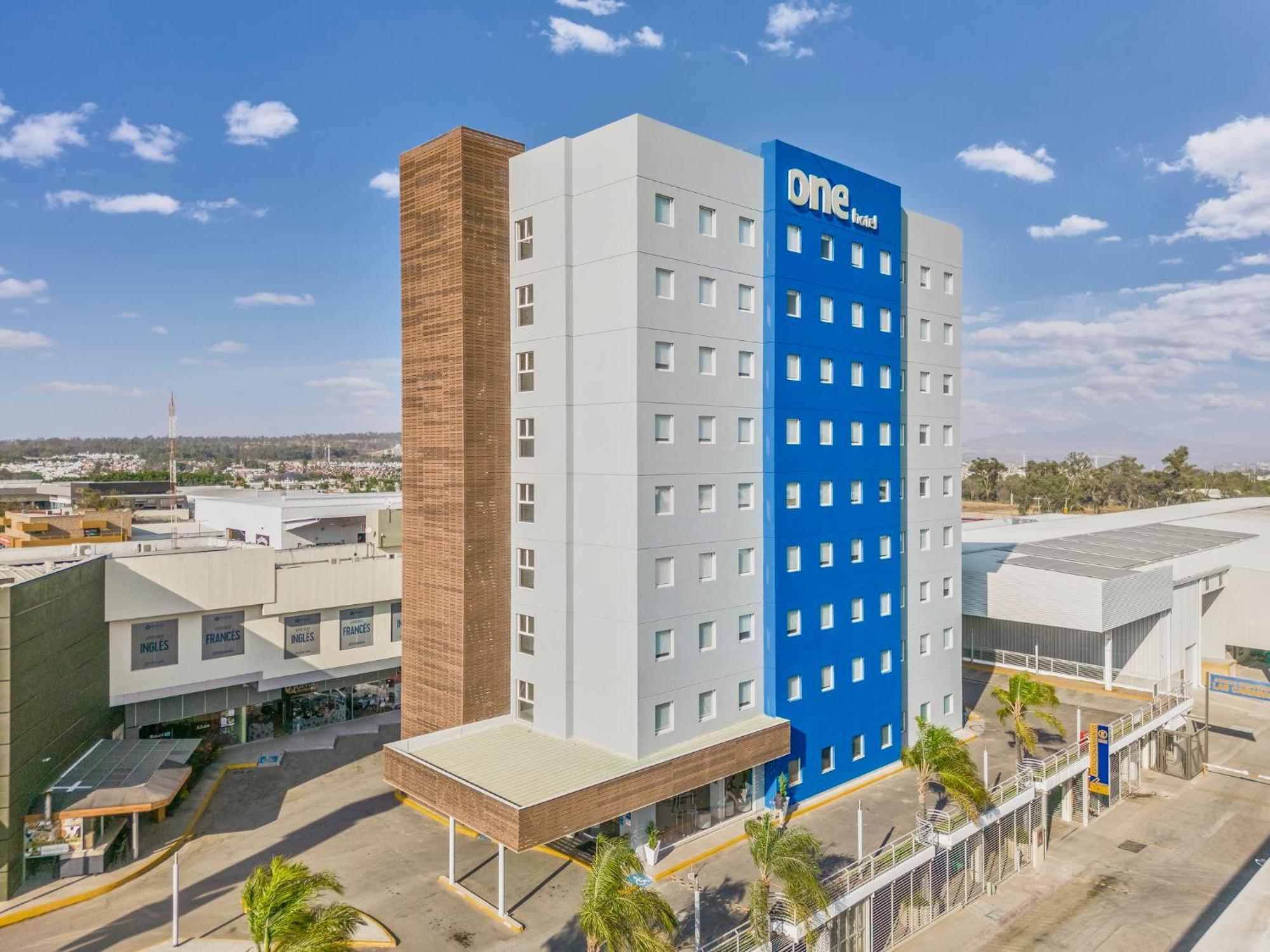 One Guadalajara Periferico Norte Hotel